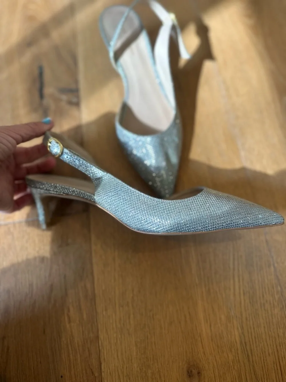 Stuart Weitzman Silver Glitter Slingback Pointed Toe Kitten Heel | Size 7